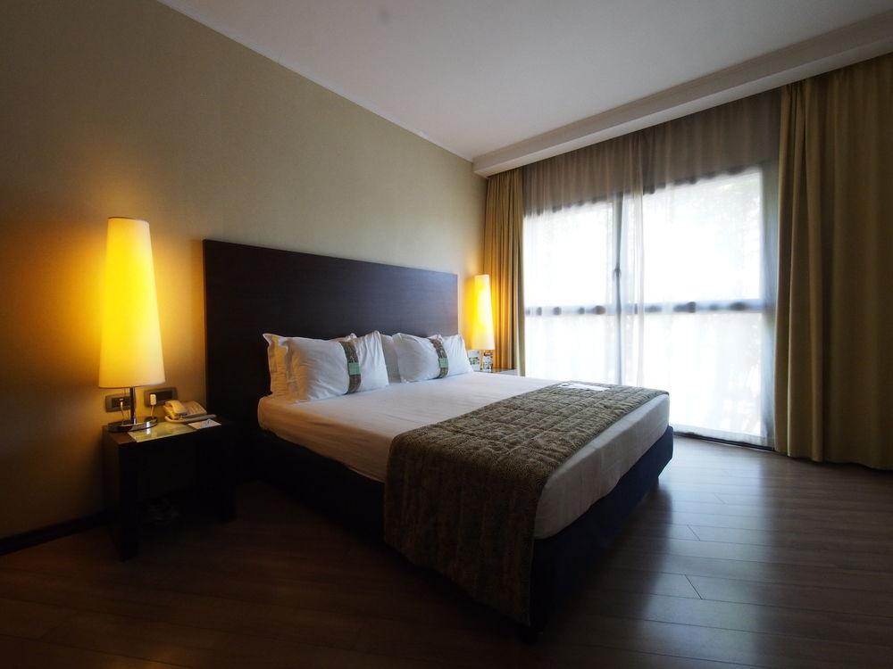 Holiday Inn Turin Corso Francia By Ihg Esterno foto
