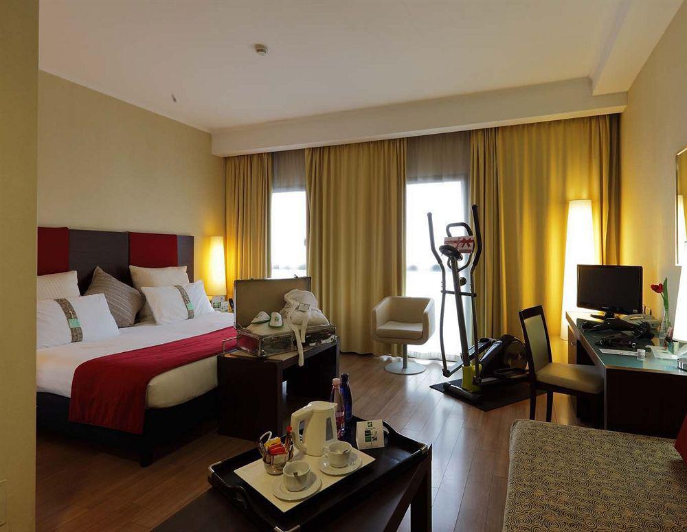 Holiday Inn Turin Corso Francia By Ihg Esterno foto