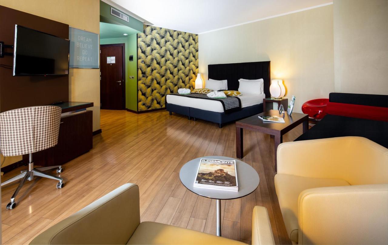 Holiday Inn Turin Corso Francia By Ihg Esterno foto