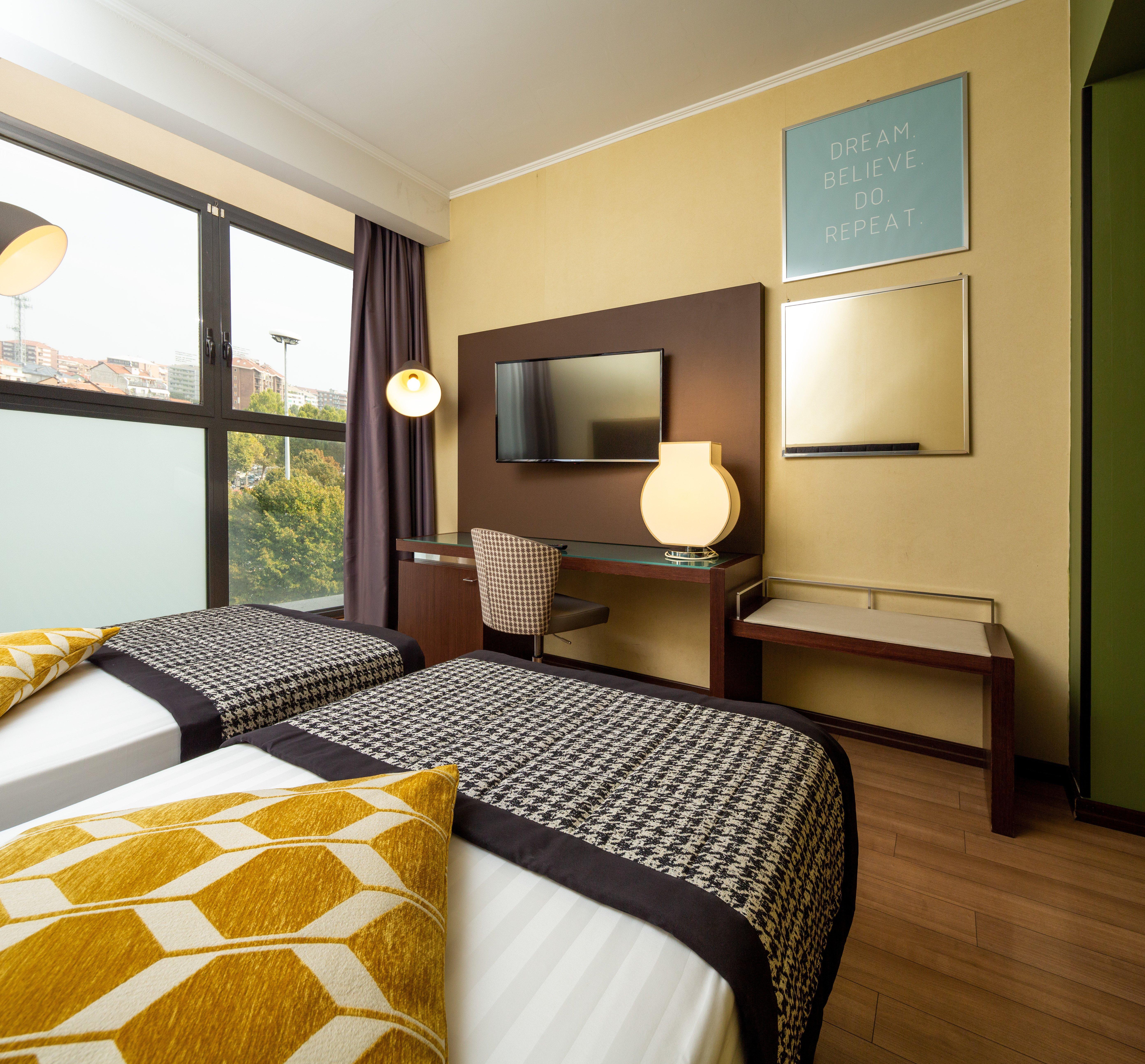 Holiday Inn Turin Corso Francia By Ihg Esterno foto