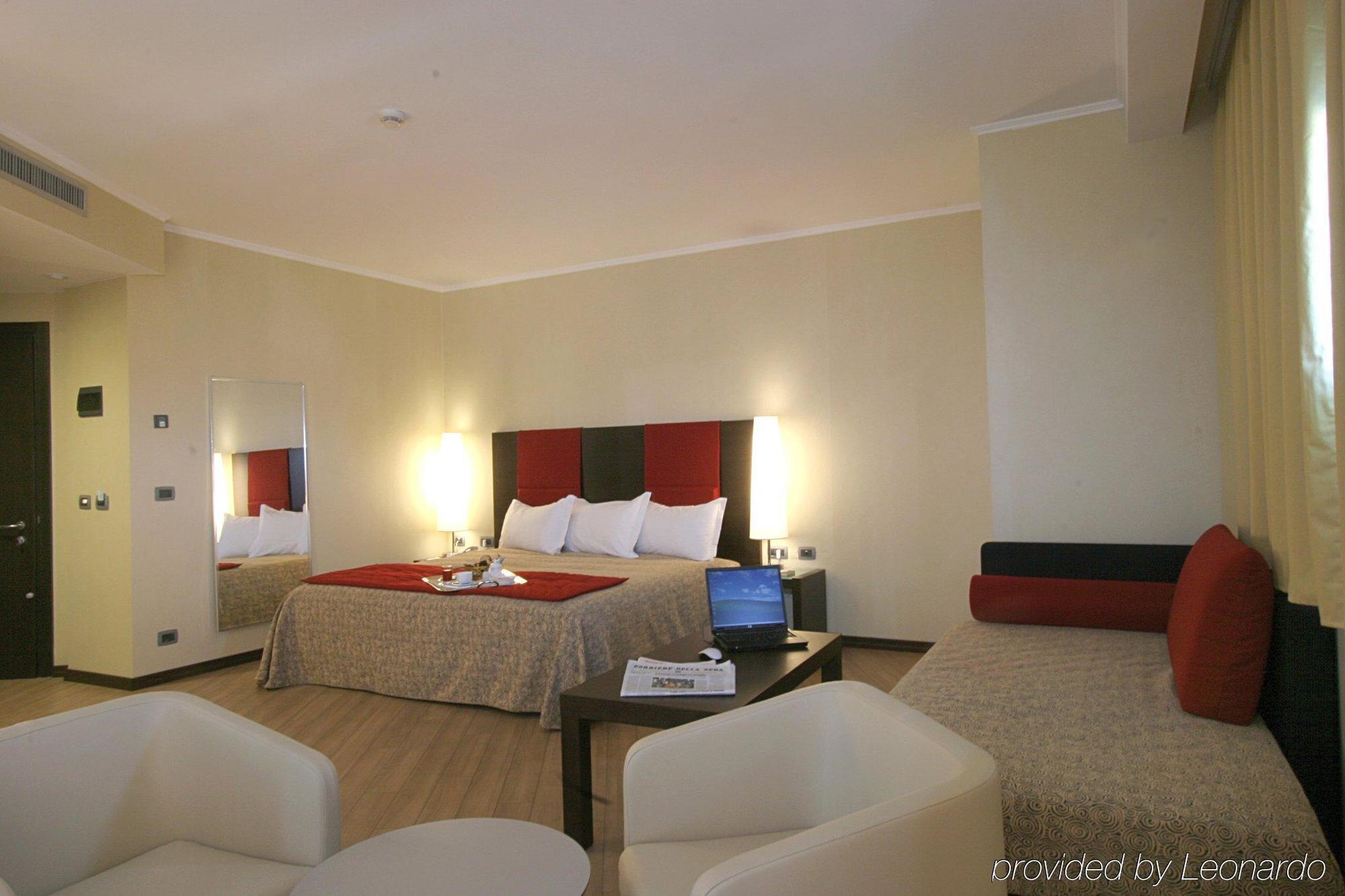 Holiday Inn Turin Corso Francia By Ihg Esterno foto