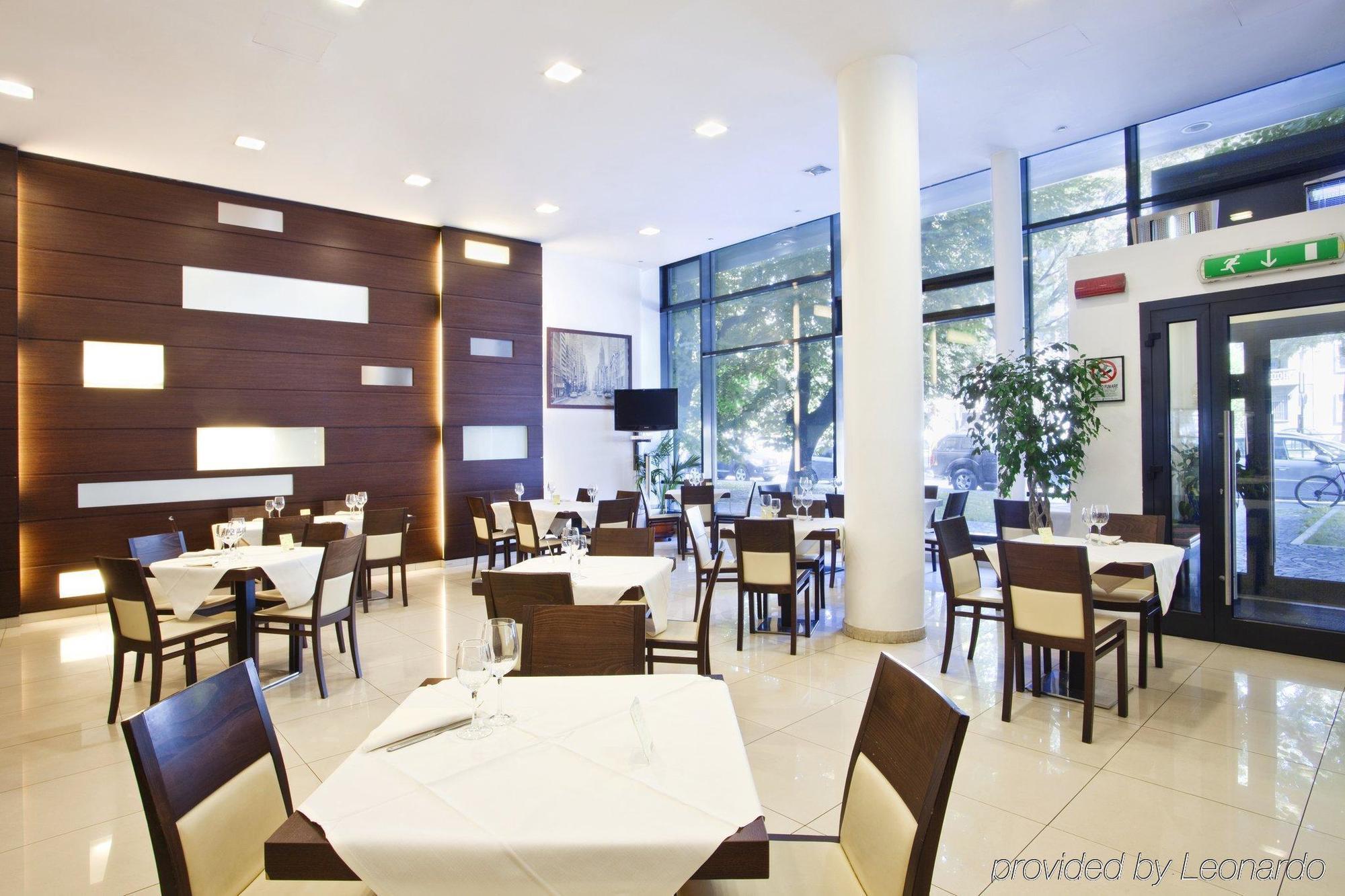 Holiday Inn Turin Corso Francia By Ihg Esterno foto