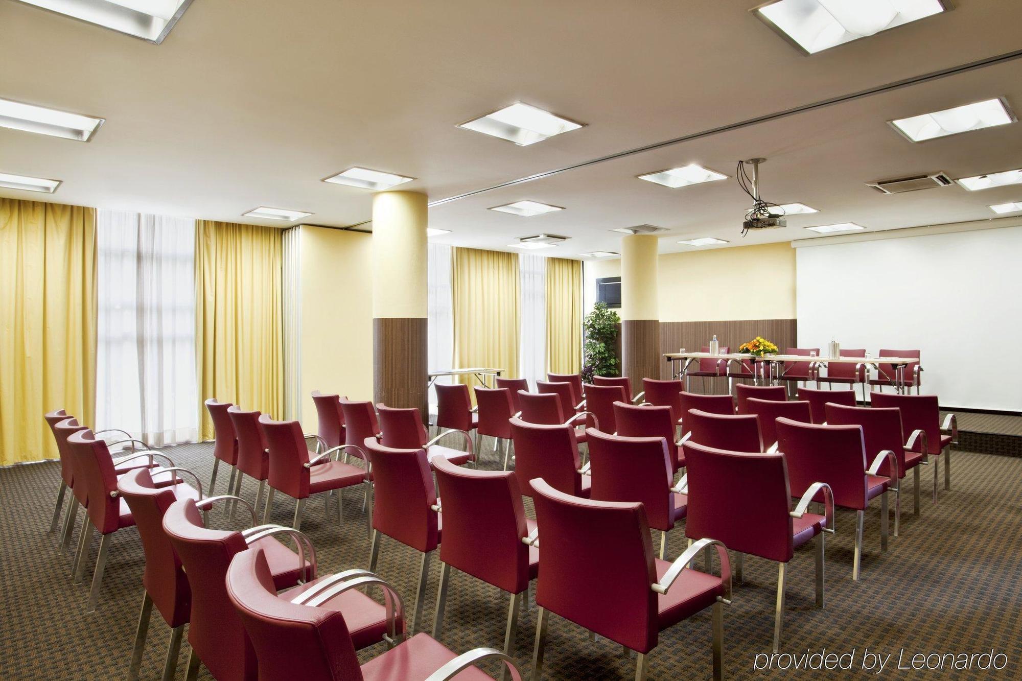Holiday Inn Turin Corso Francia By Ihg Affari foto